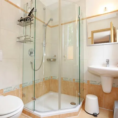 Salus Whg 5 Auszeit - Mit 2 Baedern Und Balkon * Baabe